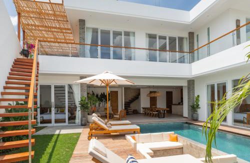 Berawa Villa | Lux 500sqm 5BR Villa, 400m to FINNS & Canggu Beach