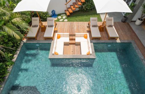 Berawa Villa | Lux 500sqm 5BR Villa, 400m to FINNS & Canggu Beach