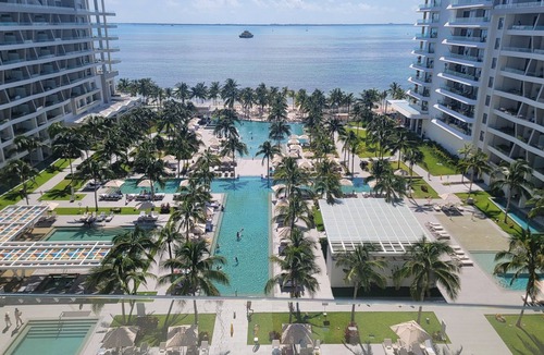 Playa Mujeres Villa | Luxurious 5 Diamond villa in Cancún with AC, WiFi, and fitness room ☀️🏝️🌊