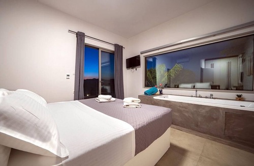 Alikianos Villa | Luxury 6 bedroom villa private heated pool with Free Shuttle Service + Free Mini Vans Hire