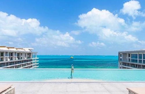 Puerto Juarez Hotel | Luxury property on the beach, with 7 outdoor swimming pools