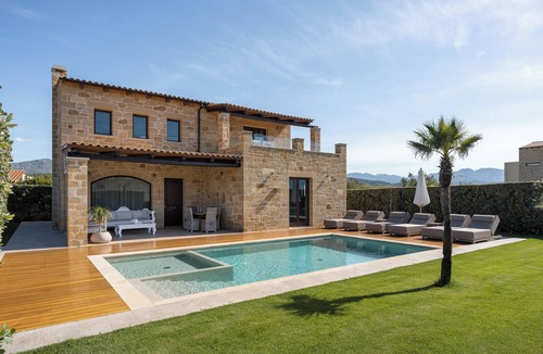 Nopigia Villa | LUXURY VILLA POSIDONIA with Pool only 35 metres from the beach.