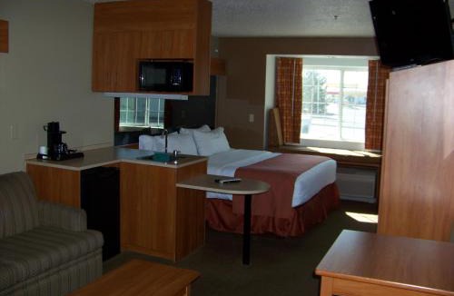 Raton Hotel | Microtel Inn & Suites