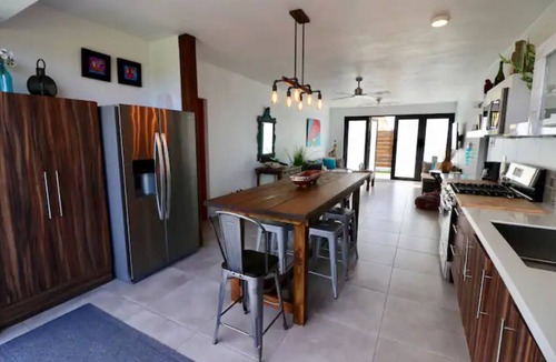 Puntas House | Minutes from the beach, modern home with ocean views. Pet friendly!
