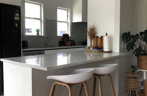 Greenlane - Ellerslie House | Modern, recently renovated private house with parking in Auckland