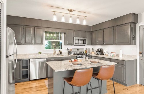 Stanley Cabin | Mountain Views, Pets, Hot Tub, Fire Pit, Sleeps 5