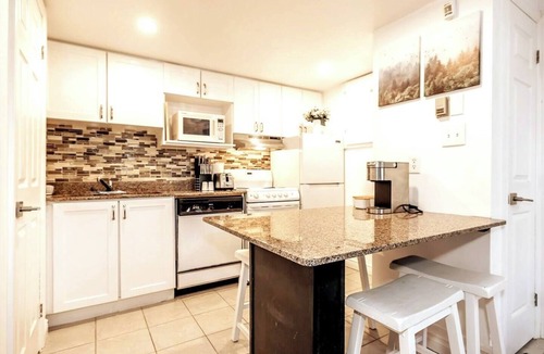 Craigleith Condo | Mountainside Studio Bliss: Steps to Slopes, Renovated, Pool, 2 Hot Tubs, Tennis
