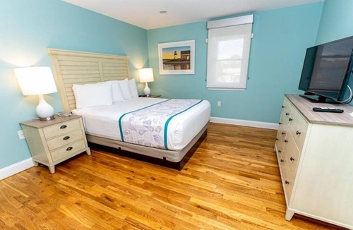 West Harwich Resort | nBeautiful Edgewater Beach Resort-One Bedroom Suite!