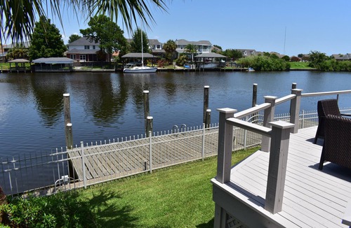 Slidell House | New Orleans Area Waterfront Retreat 117 Near the French Quarter/Bourbon Street