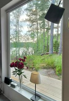 Karlsborg House | Newly Built Cottage By The Shore Of Lake Vättern