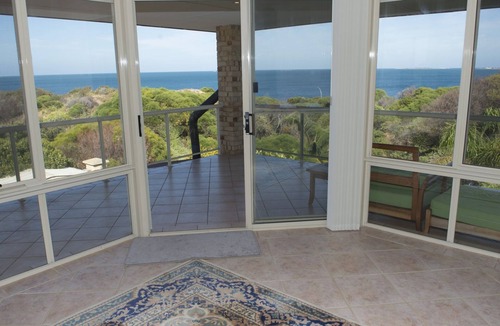 Warnbro House | Oceana Sunset - Beachfront family friendly home with amazing ocean views