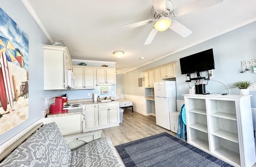 Atlantic Beach Condo | OCEANSIDE COMMUNITY 2nd Floor Private Beach Access Pool Kitchen BBQ Grills