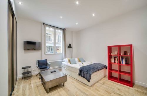 8th Arrondissement Apartment | ParisConciergerie - Studio Champs Elysees