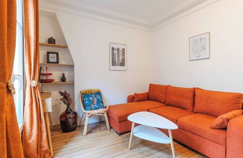 Epinettes Apartment | Parisian getaway in the City of Light!