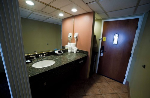 Tybee Island Hotel | Partial Ocean View Room w/Free WiFi, Private Balcony, & Walk-In Shower