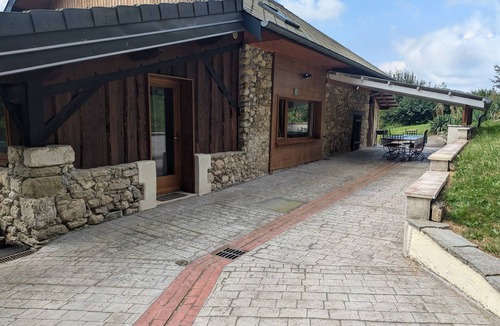 Attignat-Oncin House | Peace and quiet in the countryside facing the mountains, 5 minutes from Lac d'Aiguebelette