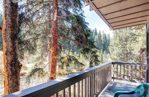 Peak 9 Condo | Perfect for Groups! Sleeps 10. Breathtaking Views, Walk to Slopes