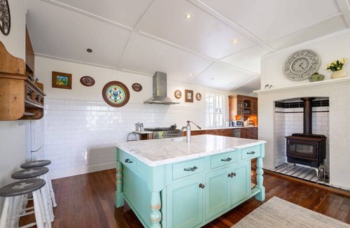 Springbrook House | Pet-friendly home surrounded by National Park with Spa & Sauna.