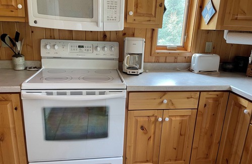 Nevis Cabin | Private cabin on pristine lake with prize fishing!