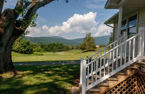 Stanardsville House | Relax in the beautiful South River Valley just minutes from wineries,