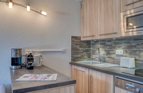 Saint-Nicolas-de-Veroce Apartment | Renovated studio near lifts with Wifi