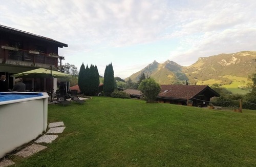 Enney Villa | Residence des Papaillons in the center of Gruyère in a holiday region.