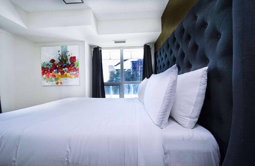 Toronto Entertainment District Hotel | RivetStays | The Atmos Presidential Suite – 2 Bedroom Condo