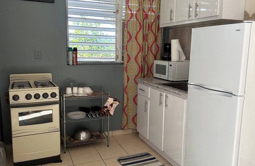 Guayabo House | Ruth’s Illusion 1 bdrm Apt. Self check, AC,