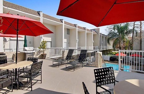 Metairie Condo | SAFE & CENTRALLY LOCATED 3Bed/1.5Ba 9 mins to Hospitals/French Quarter/Superdome