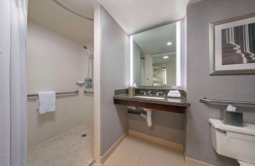 Executive Park Hotel | Sonesta Charlotte Lower South End