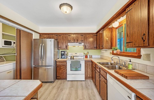 Green Mountain Falls Apartment | Spacious 3-bedroom apartment in charming Green Mountain Falls with WiFi