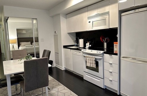 Wellington Place Hotel | Spacious & Central 1 bdrm 2 real beds