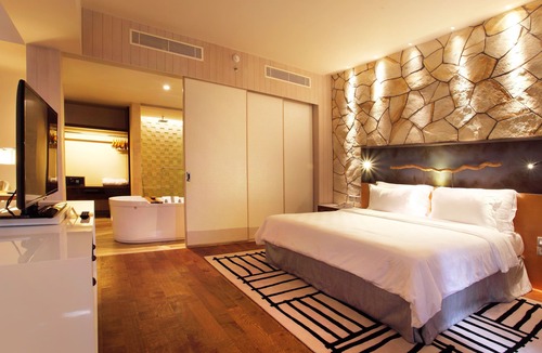 Legian Hotel | Spacious Modern Suite with Free Minibar Items (T Sand Suite30)