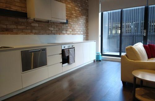 Phillip Apartment | Spacious Woden Apartment - KingBed&WiFi