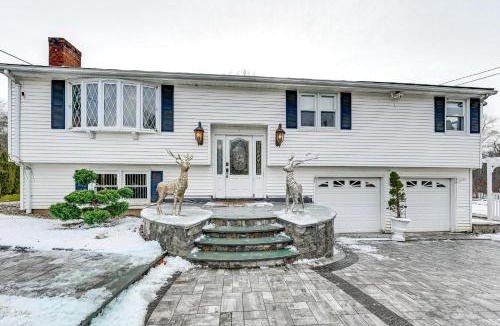 Windsor House | Spacious Yard w/Gazebo: Charming Windsor Retreat