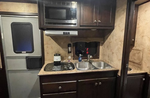 Rowland RV Rental | Staying on a working horse farm