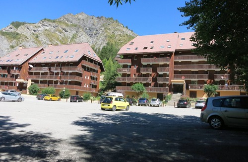 Allos Apartment | Studio in well maintained residence with caretaker in the mountains 1400m.