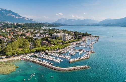 Aix-les-Bains City Center Apartment | Studio moderne et fonctionnel avec WiFi, Aix-les-Bains - FR-1-555-37