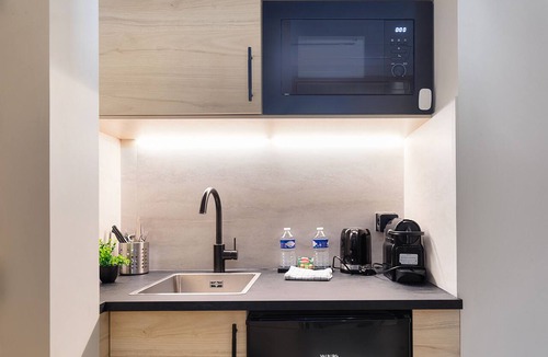 Billancourt–Rives de Seine Apartment | Studio-Superior-Wet room-City view