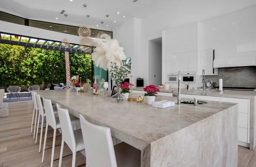 Rancho Mirage House | Stunning Rancho Mirage Home Operable Walls, Indoor-Outdoor Living, Pool, Fitness