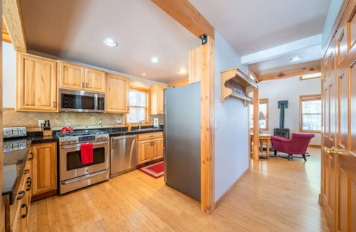 Deer Park House | Sunriver Gem - SHARC Pass | Hot Tub | Fireplace