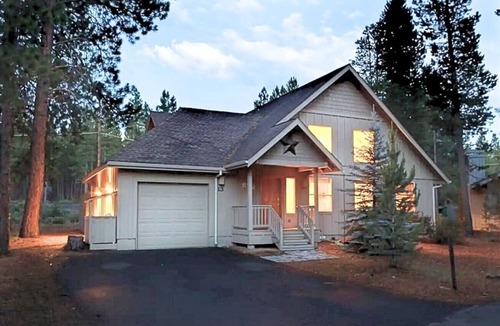 Deer Park House | Sunriver Gem - SHARC Pass | Hot Tub | Fireplace