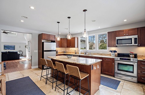 North Eastham House | Sunset Villa - Bayside Retreat with Private Heated Saltwater Swimming Pool