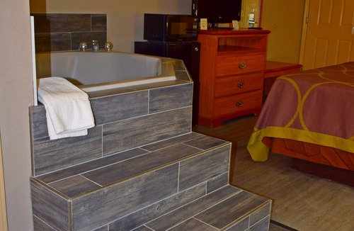 Fort Chiswell Hotel | Super 8 by Wyndham Fort Chiswell/Wytheville Area