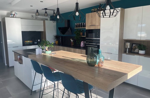 Annecy-le-Vieux Apartment | T4 with large terrace and view of nature and mountains, quiet, in Annecy le Vieux