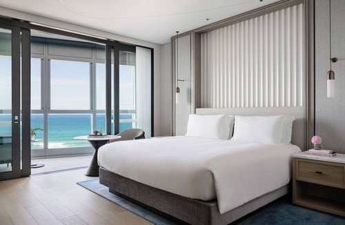 Surfers Paradise Hotel | The Langham, Gold Coast and Jewel Residences