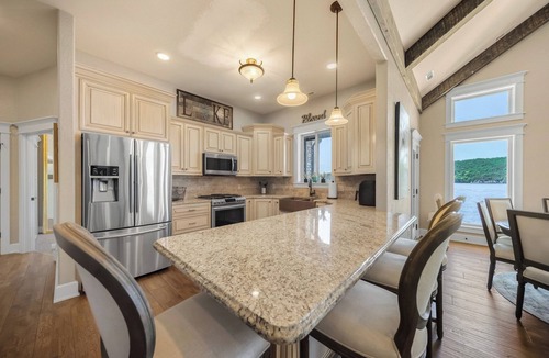 Osage Beach House | The Lighthouse - 2026 VRBO OF THE YEAR - Private Heated Pool & Golf Course 7k SF