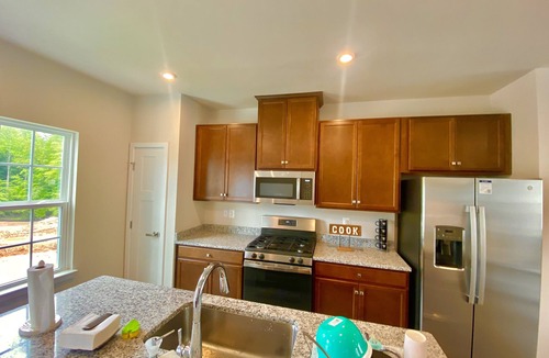 Rio House | The newly built townhouse 5 min away from the airport and a mile from stores