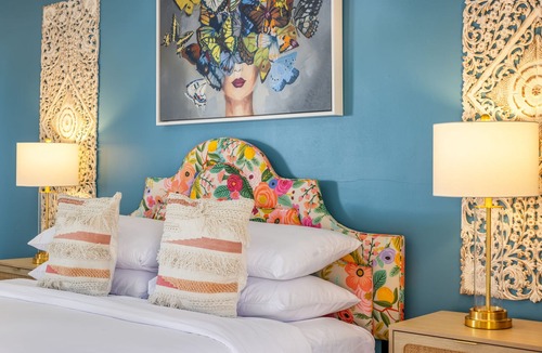Warm Sands Hotel | The Taylor Suite · Dog-Friendly Yard, Palm Springs