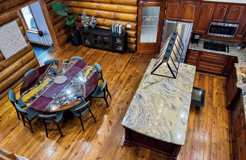 Centre Wellington House | Timber Sky Estate - Family & Pet-Friendly Log Cabin in Elora